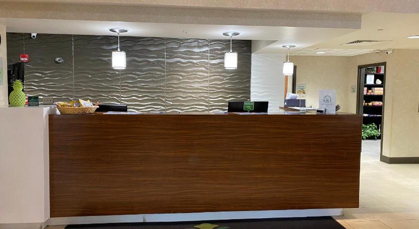 Wingate by Wyndham Little Rock photo