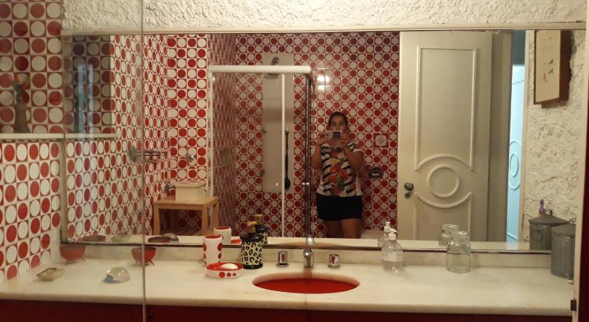 Apartamento TOP em Copacabana na quadra da praia! Sol, praia e muito conforto! photo