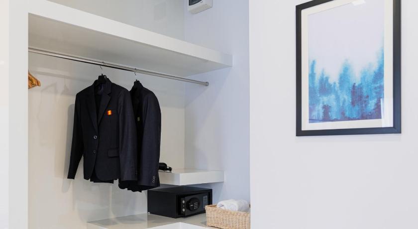 Image of Standard Suite Balcony 13