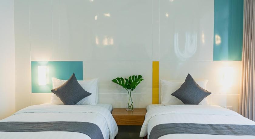Image of Standard Suite Balcony 12