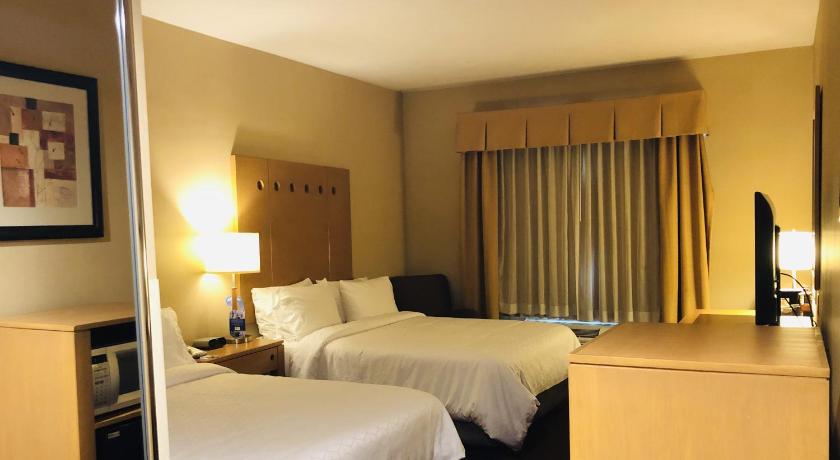 Holiday Inn Express Saltillo Zona Aeropuerto photo
