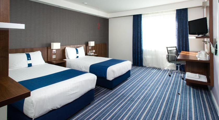 Holiday Inn Express Cambridge-Duxford M11 JCT.10