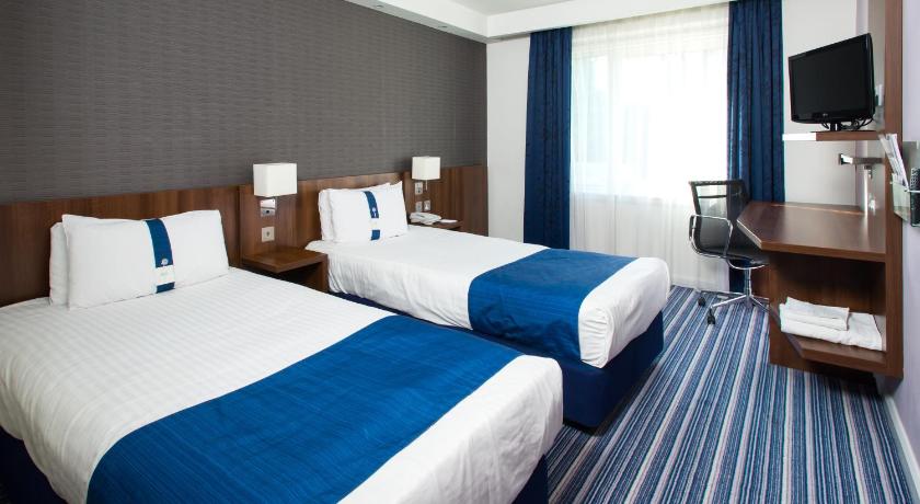 Holiday Inn Express Cambridge-Duxford M11 JCT.10