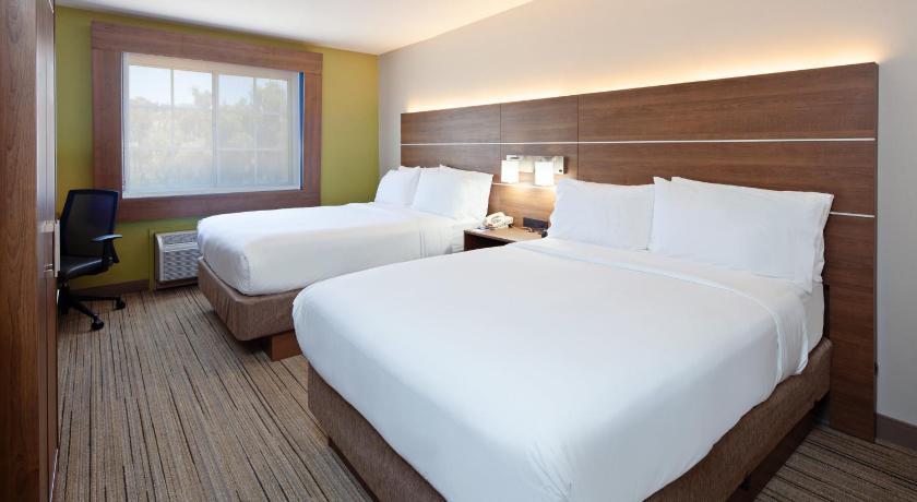 Holiday Inn Express Hotel & Suites San Diego-Escondido