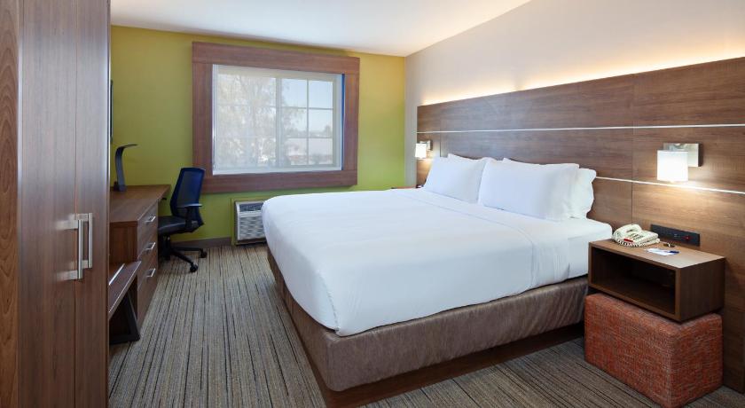 Holiday Inn Express Hotel & Suites San Diego-Escondido