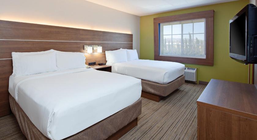 Holiday Inn Express Hotel & Suites San Diego-Escondido