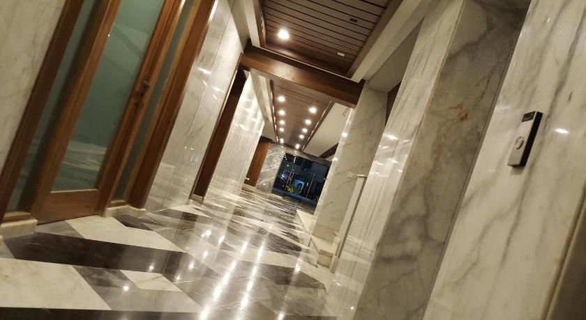 Sheraton ocean 401 photo