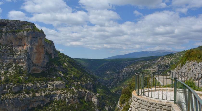 Le Nesk Ventoux - Grand Gite Hotel