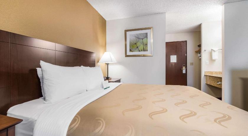 Quality Inn & Suites Lacey I-5