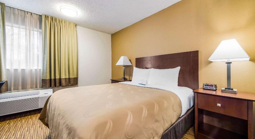 Quality Inn & Suites Lacey I-5