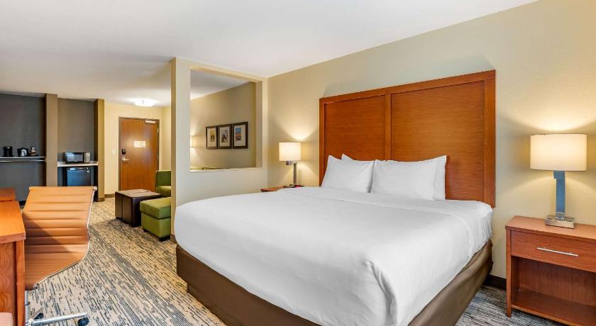 Comfort Inn & Suites West Des Moines