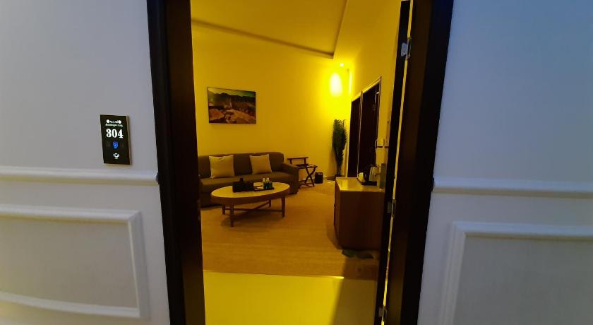 Qasr Alshamal Hotel photo