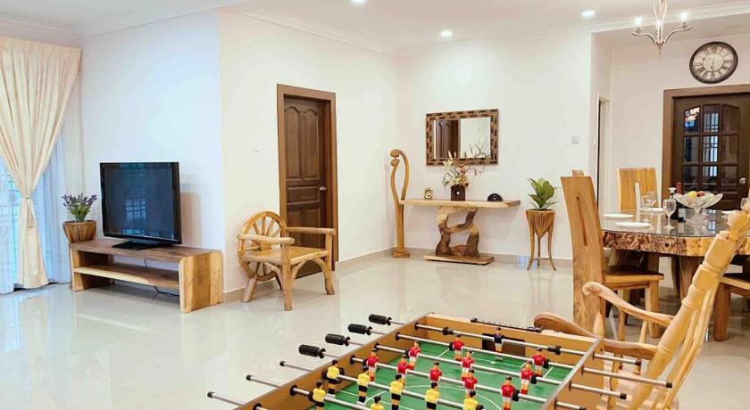 REBECS 12Pax@TebrauCity/Ikea/Toppen/Aeon — Hotel in Johor Bahru
