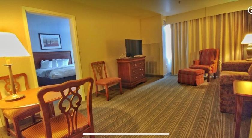 Country Inn & Suites by Radisson, Chambersburg, PA