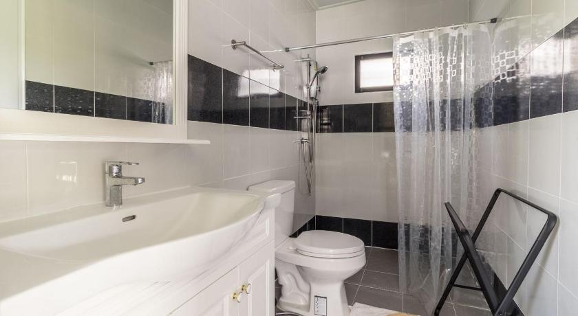 Image of One-Bedroom House 6