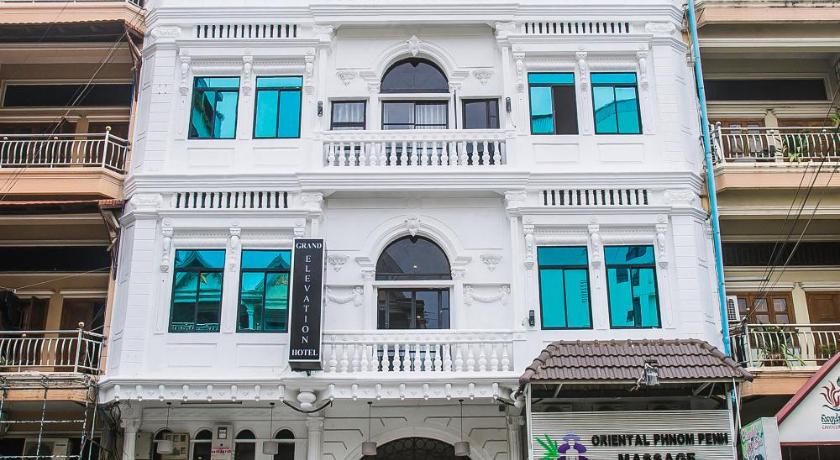 Grand Elevation Hotel - image 10