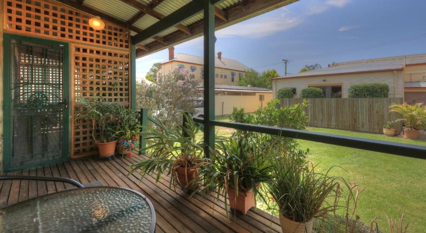 Village Stays Coldstream Gallery Bungalow photo