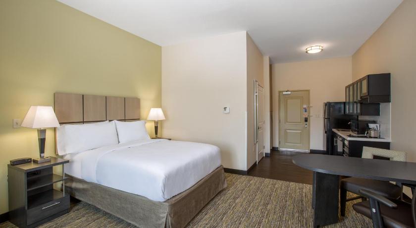 Candlewood Suites Omaha - Millard Area