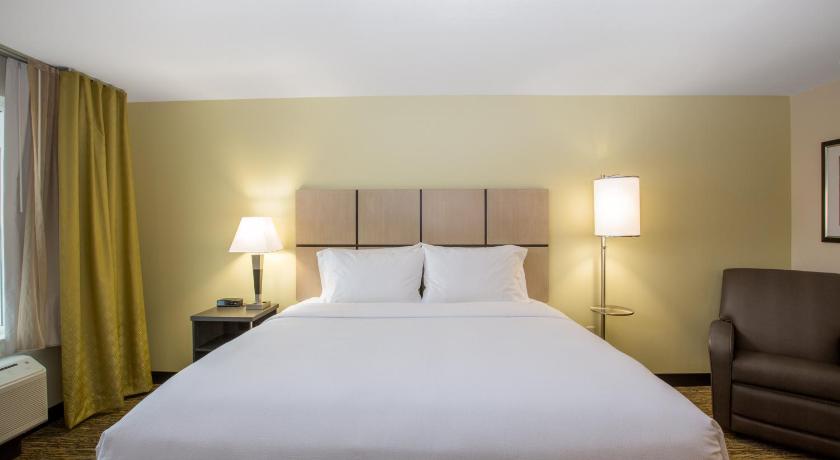 Candlewood Suites Omaha - Millard Area