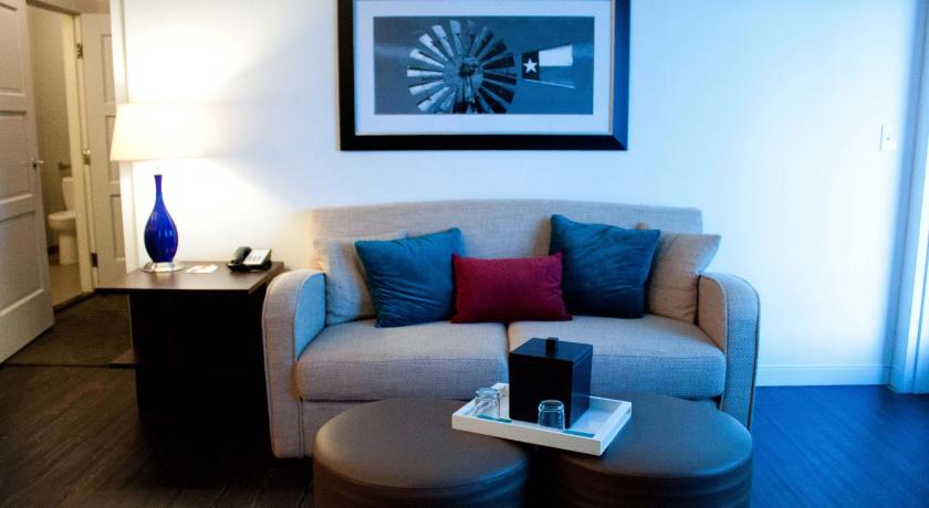 Hotel Indigo Waco-Baylor photo