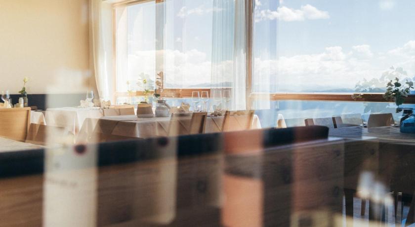 Alpinhotel Pacheiner photo