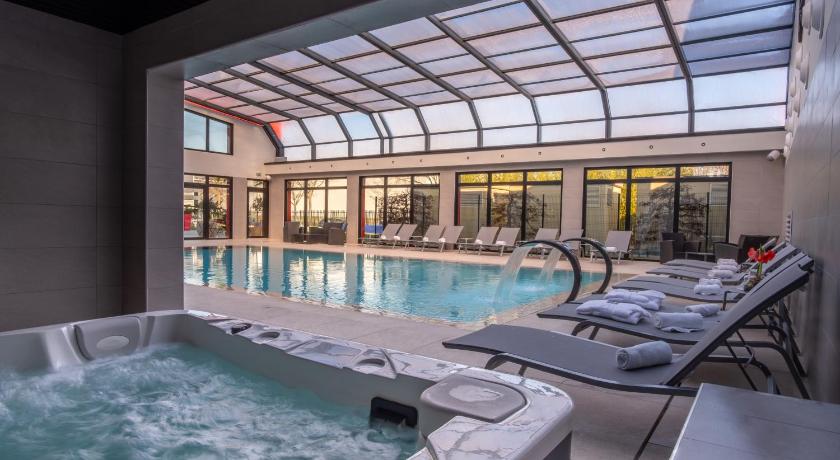 KYRIAD PRESTIGE LYON EST - Saint Priest Eurexpo Hotel and SPA photo