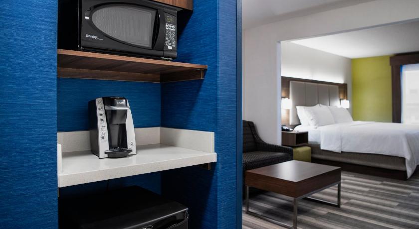 Holiday Inn Express & Suites Saskatoon