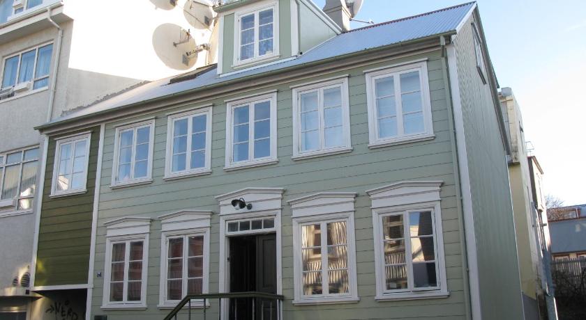 Briet Apartments photo