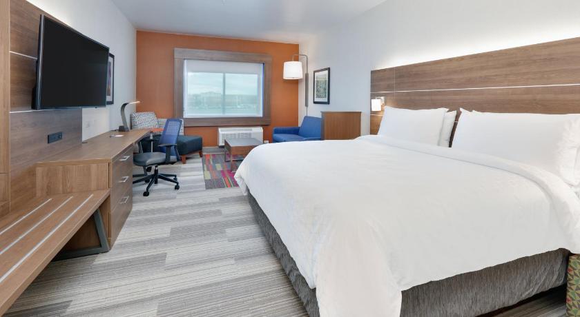 Holiday Inn Express & Suites Plano East