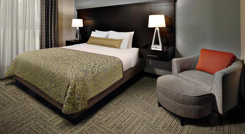 Staybridge Suites Tysons - McLean