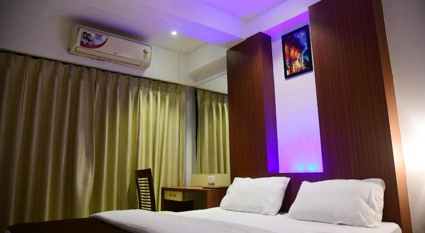 Hotel Monarch Center Point near Dahanu Beach, Bordi