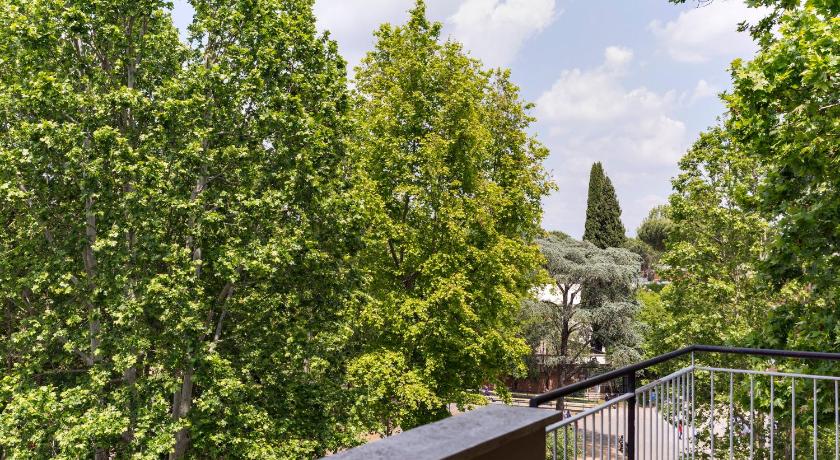 ローマ Roma Talenti Fucini B&B 4つ星 ホテル プール