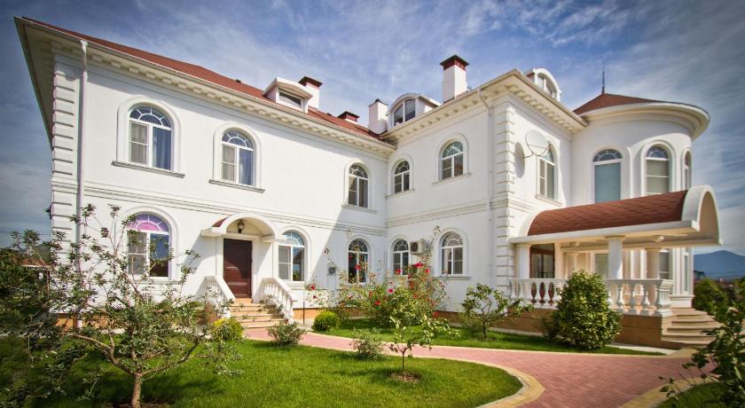 Black Sea Apartment — Hotel in Adler
