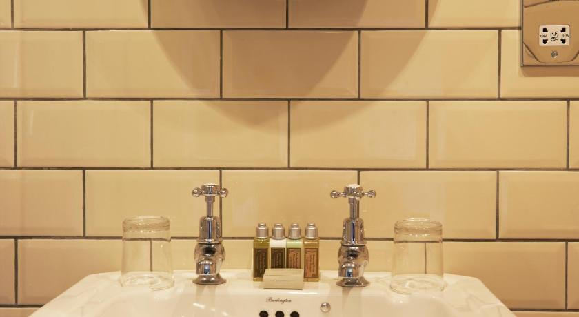 Image of Double Room 8