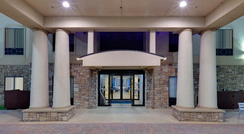 Holiday Inn Express Hotel & Suites Denton