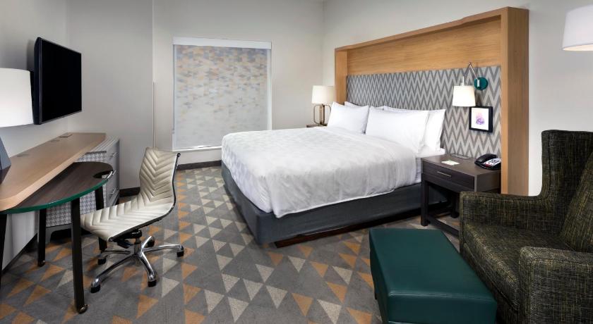 Holiday Inn hotel &Suites Arden -Asheville Airport