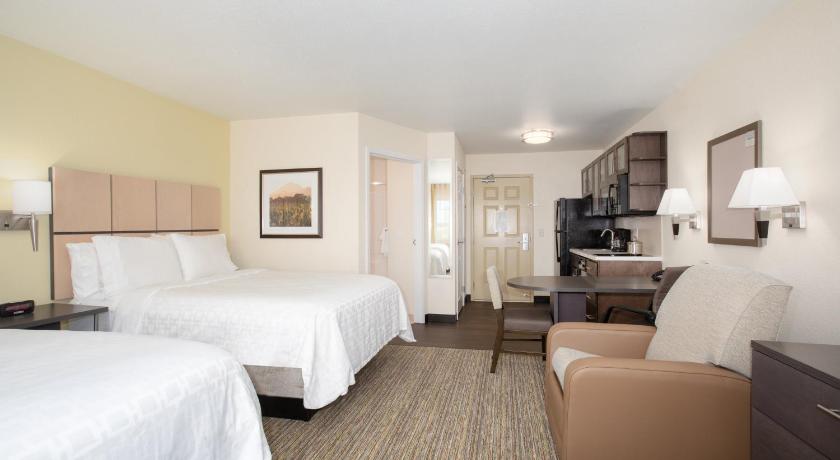 Candlewood Suites Cheyenne