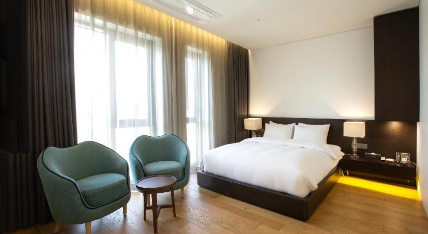 水原 Hotel Arte 3星级 酒店 大堂