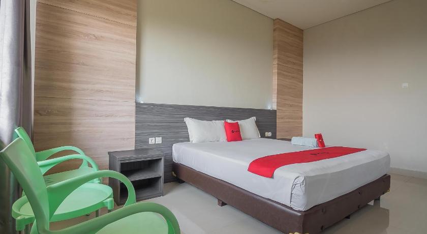 RedDoorz Premium @ Fafa Hills Resort Puncak