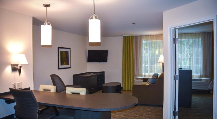 Candlewood Suites Columbus-Northeast