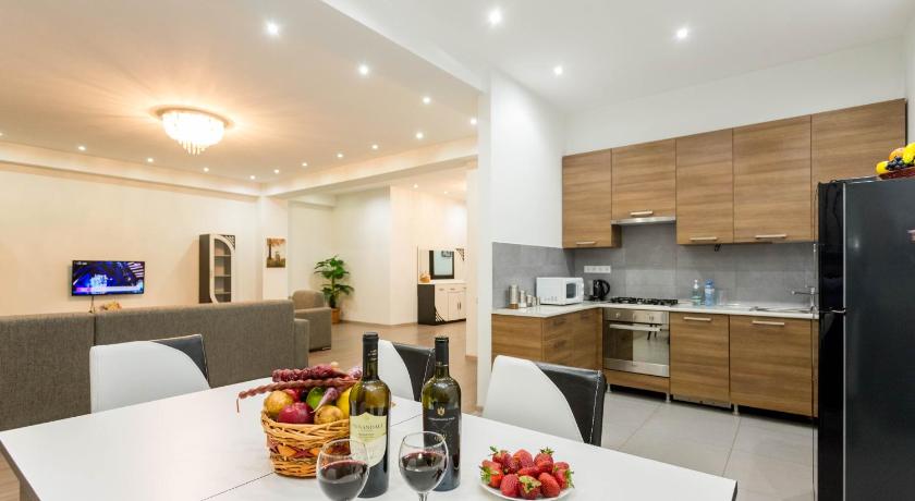 The Grand Apartment l — Hotel in Tbilisi