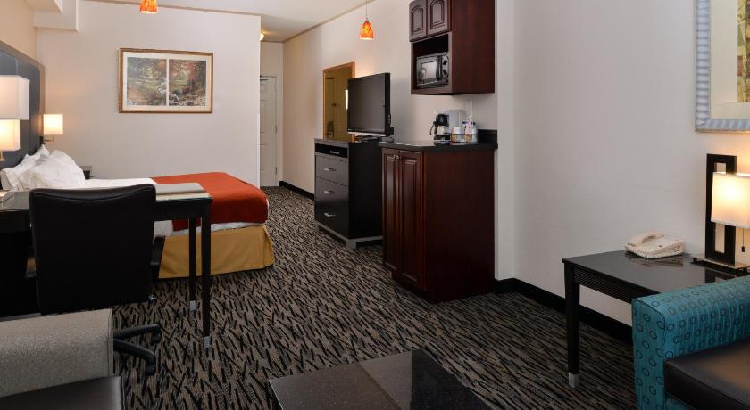 Holiday Inn Express Hotel & Suites Tacoma South - Lakewood