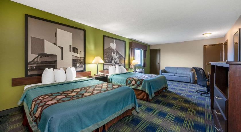 Super 8 By Wyndham Cleveland