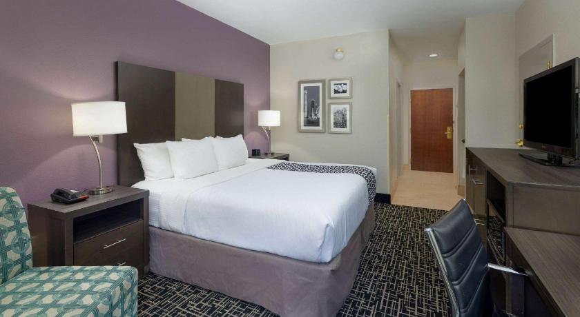 La Quinta Inn & Suites by Wyndham Snellville-Stone Mountain