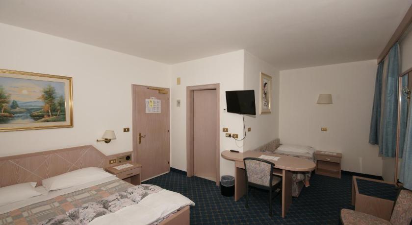 Hotel Villa Mozart photo