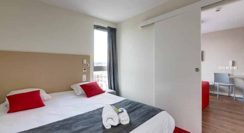 Image of Apartment Double Bed and Sofa Bed 3