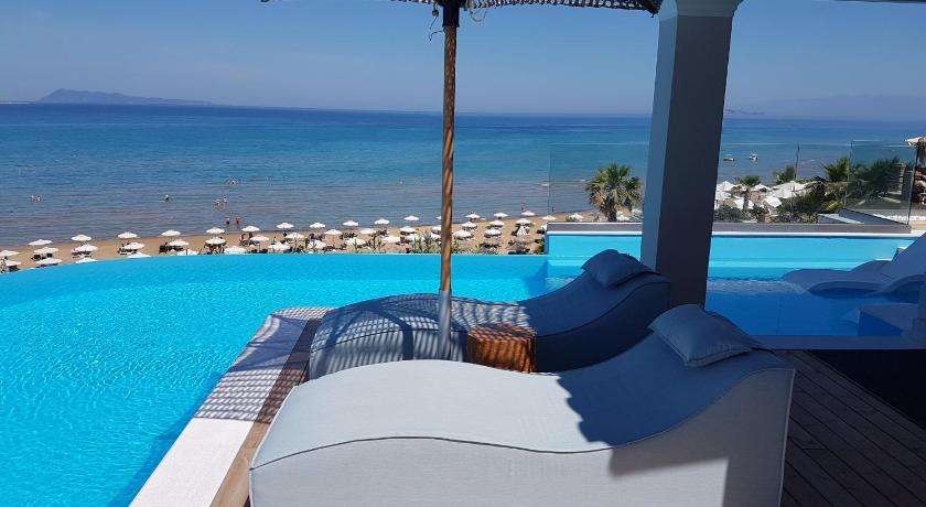 Paralia Luxury Suites photo