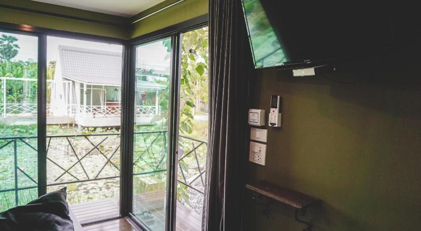 촌부리 Patoey House 2星级 酒店 套房