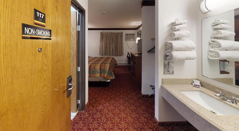 Waconia Inn and Suites