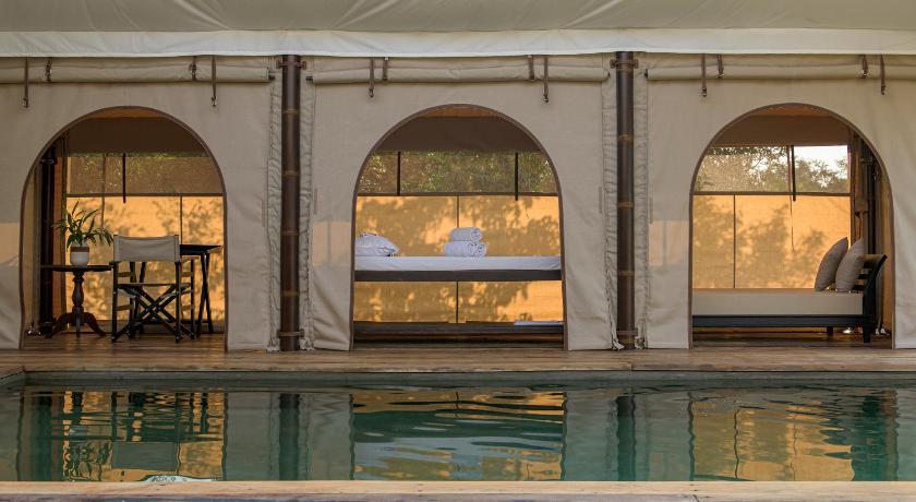 Image of Deluxe Pool Suite 7
